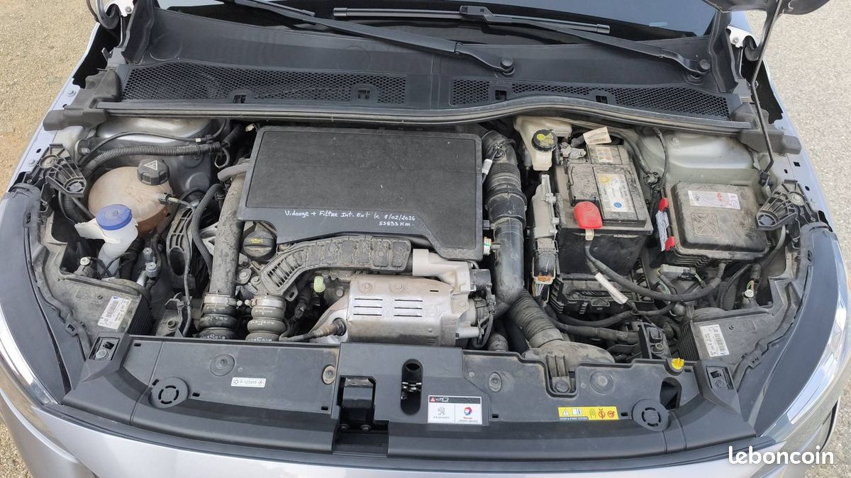 Peugeot 208 1.2 PureTech 100 Active (image 15)