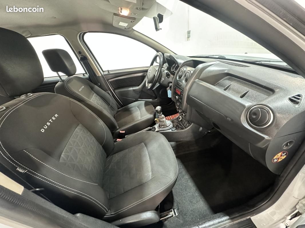Dacia Duster 1.5 dCi 110 4x4 Lauréate +ATTELAGE (image 14)