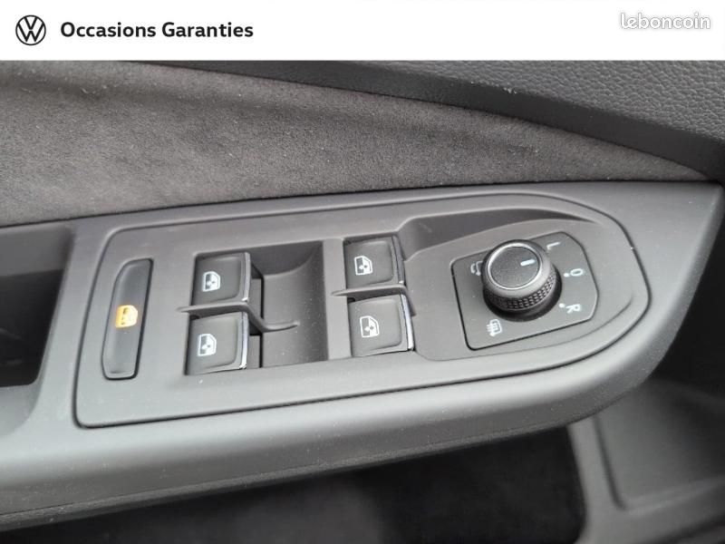 Volkswagen Golf 1.5 eTSI EVO2 150ch R-Line Edition DSG7 (image 32)