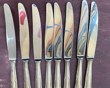 Lot De 6 Couteaux De Table Métal Argenté – Marque Gulden – Occasion