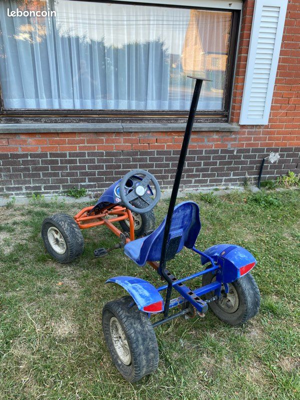 Lot de 2 Karts à pédales BERG grands modèles (À remettre en état / Pneus à réparer) (image 1)