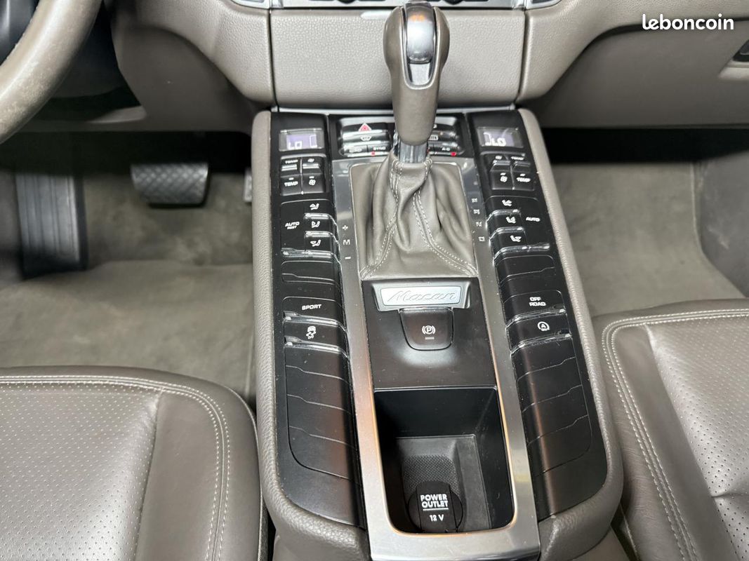 PORSCHE MACAN Porsche S 3.0 V6 258 ch PDK - Cuir expresso, toit ouvrant - Suivi Porsche / garantie (image 39)