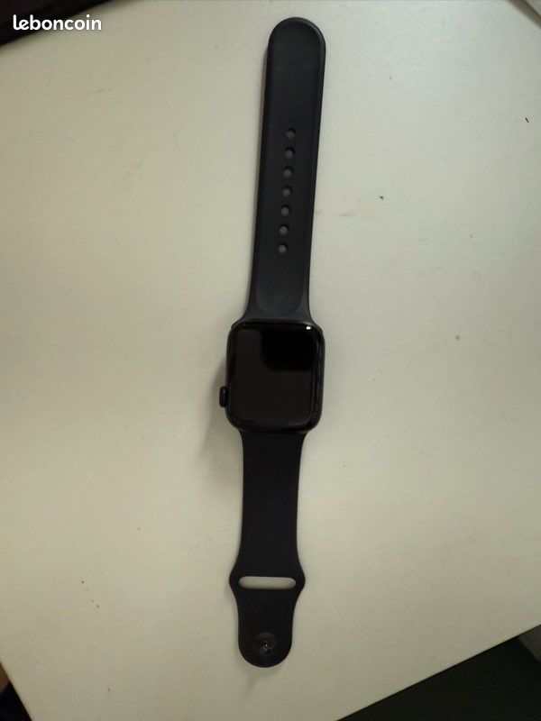 Apple Watch - SE 2024 (image 1)