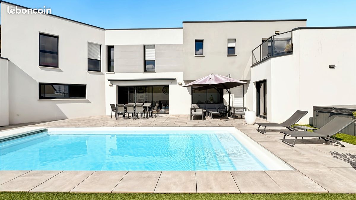 Maison 9 pièces 223 m² · à Saint-Barthélemy-d'Anjou · 223 m² · 995 000 €