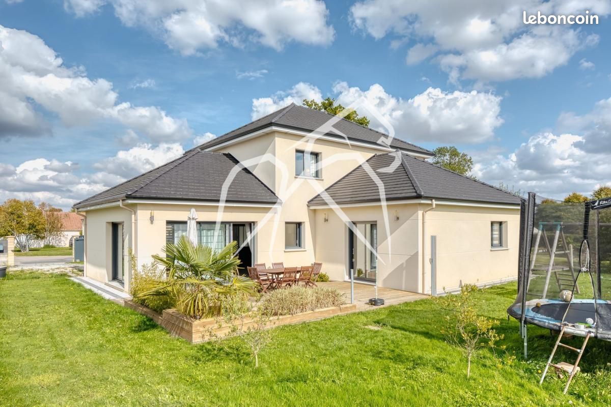 Maison 7 pièces 169 m² · à Saint-Pierre-de-Varengeville · 169 m² · 402 000 €