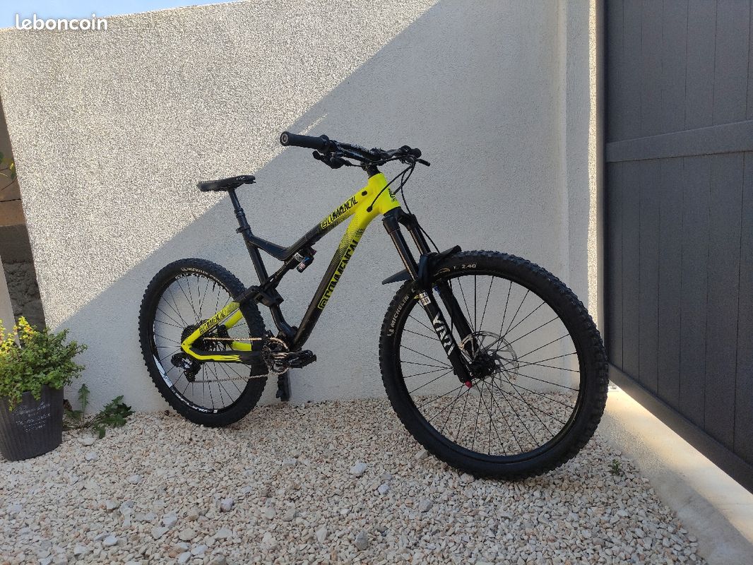 VTT enduro Commencal meta v4 L (image 1)