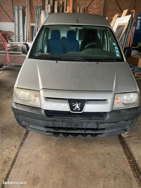 Phare gauche Peugeot expert (image 2)