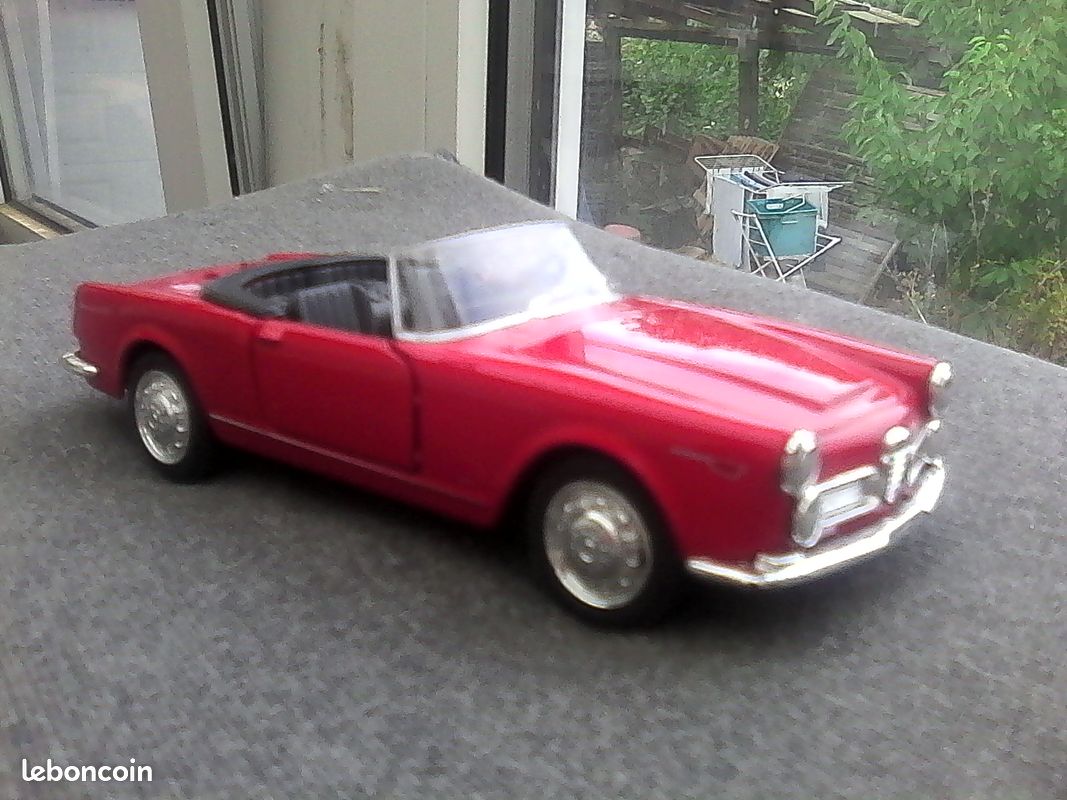 Miniature alfa roméo spider 1/43 (image 3)