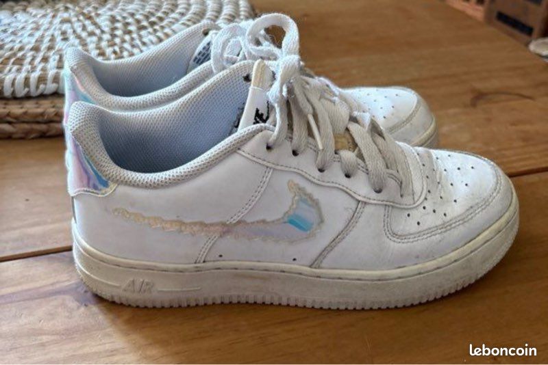 Nike Air Force 1 Low Holographique — Taille 37 1/2 (image 2)