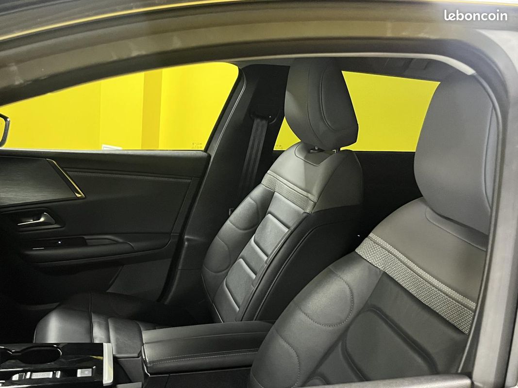 Citroen c5 x essence 130 cv bv eat8 / cuir / camera / affichage tete haute / chargeur induction (image 11)