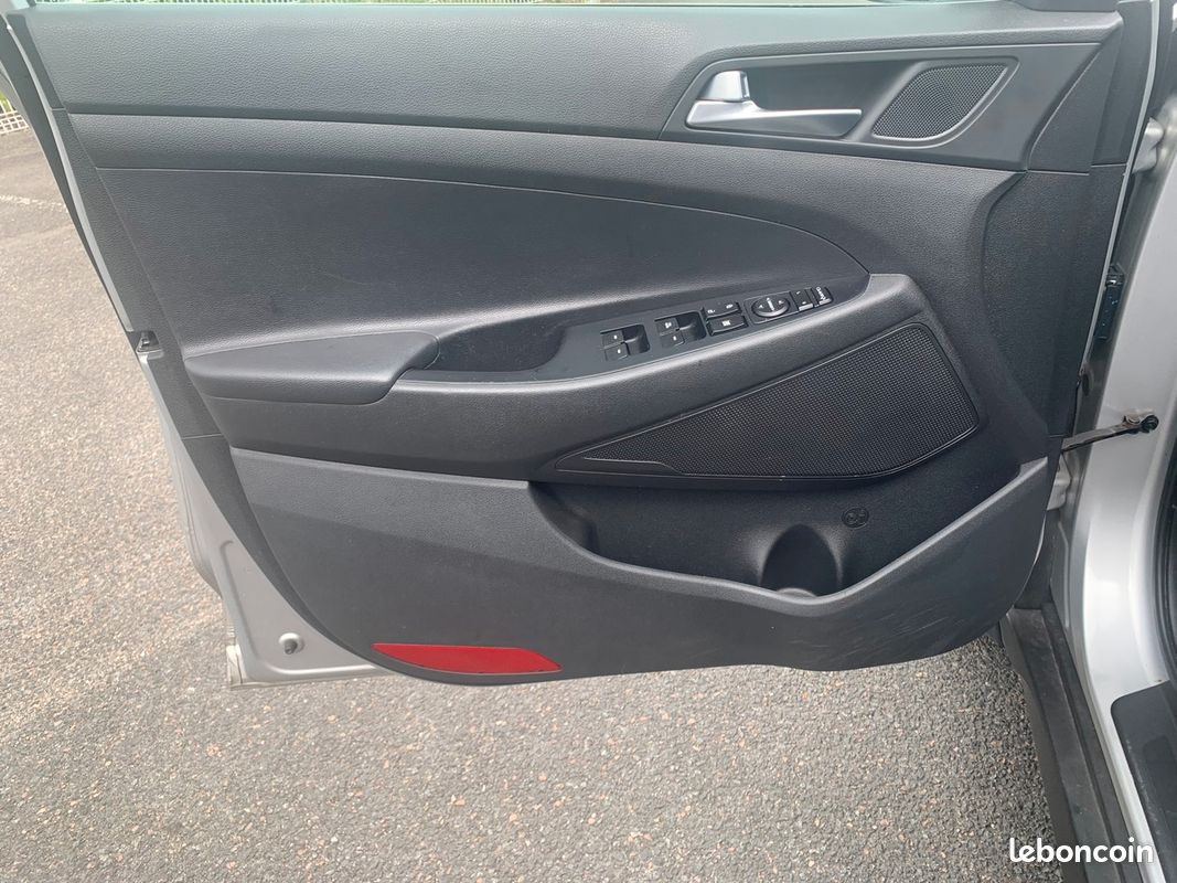 Hyundai Tucson 141 chevaux | Creative | Caméra de recul | Attelage | Roue de secours (image 12)