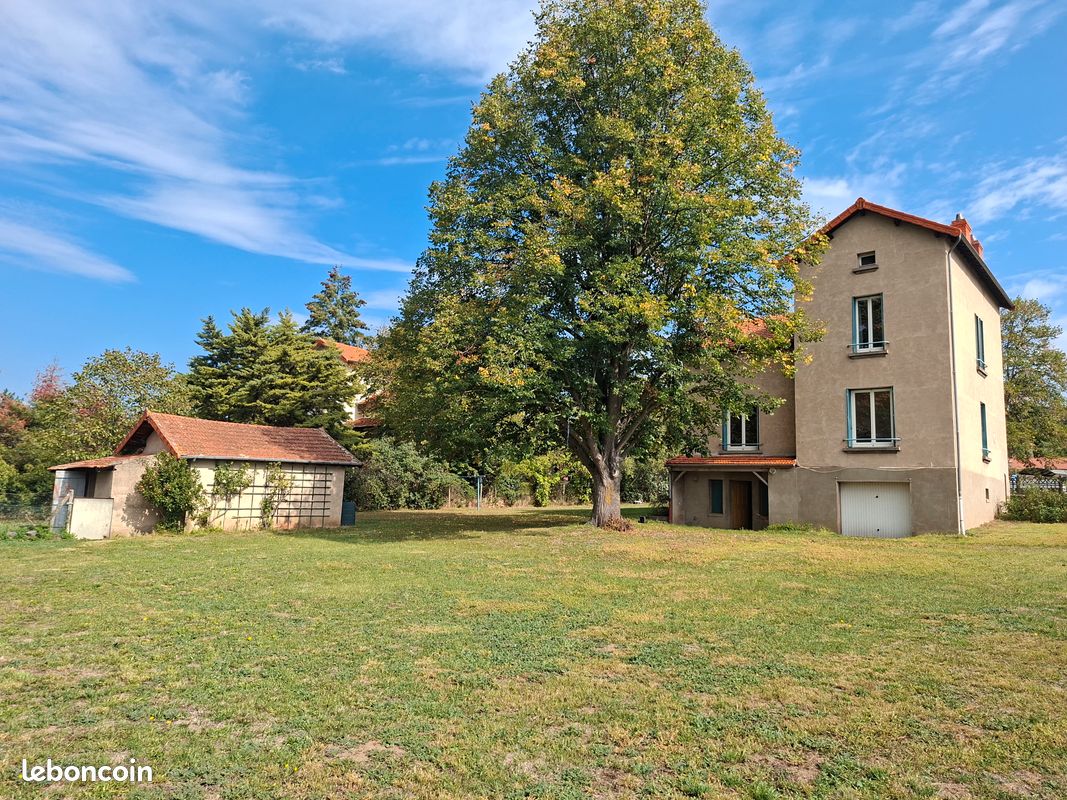 Maison 6 pièces 130 m² · à Vic-le-Comte · 130 m² · 290 000 €