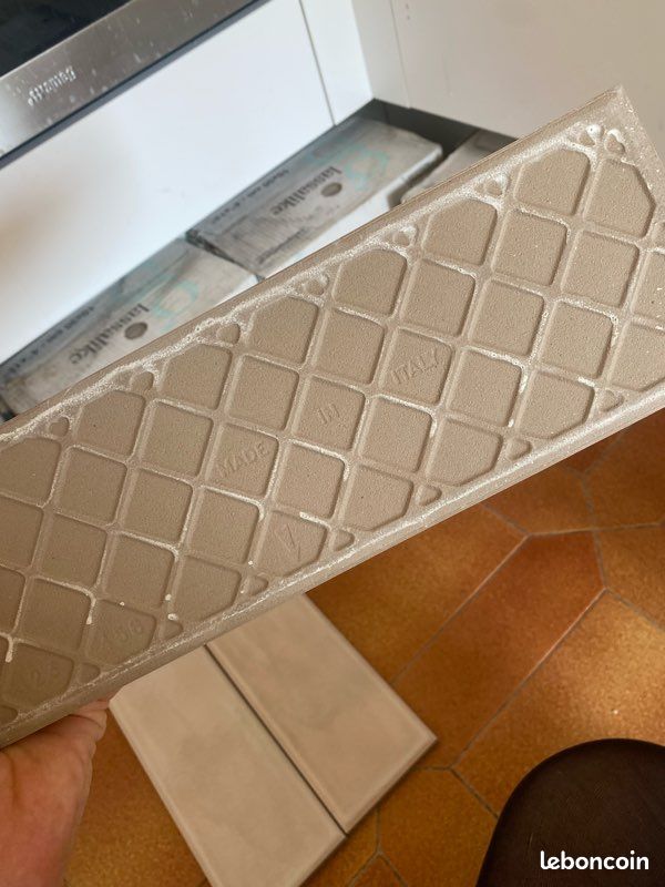 2,5m2 de carrelage 30x10 cm (image 5)