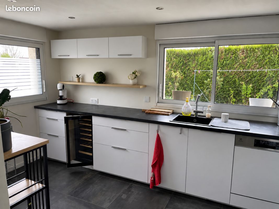 Maison 5 pièces 140 m² · à Cessy · 140 m² · 2 800 €/mois