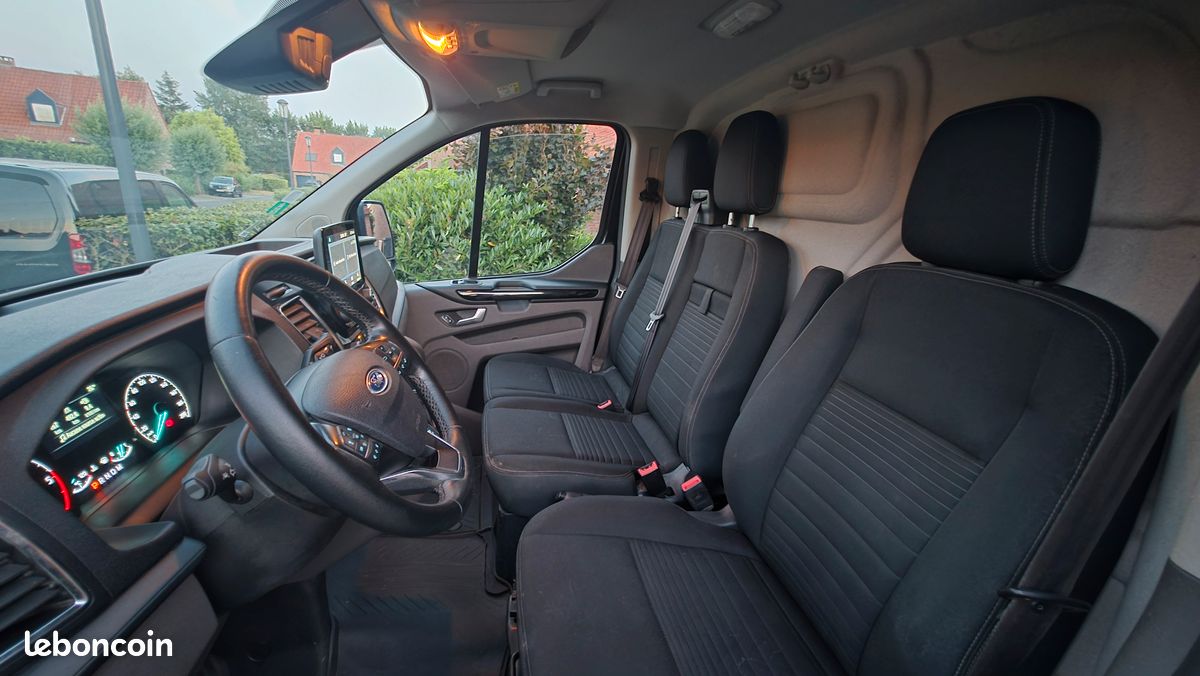 Ford custom (image 1)
