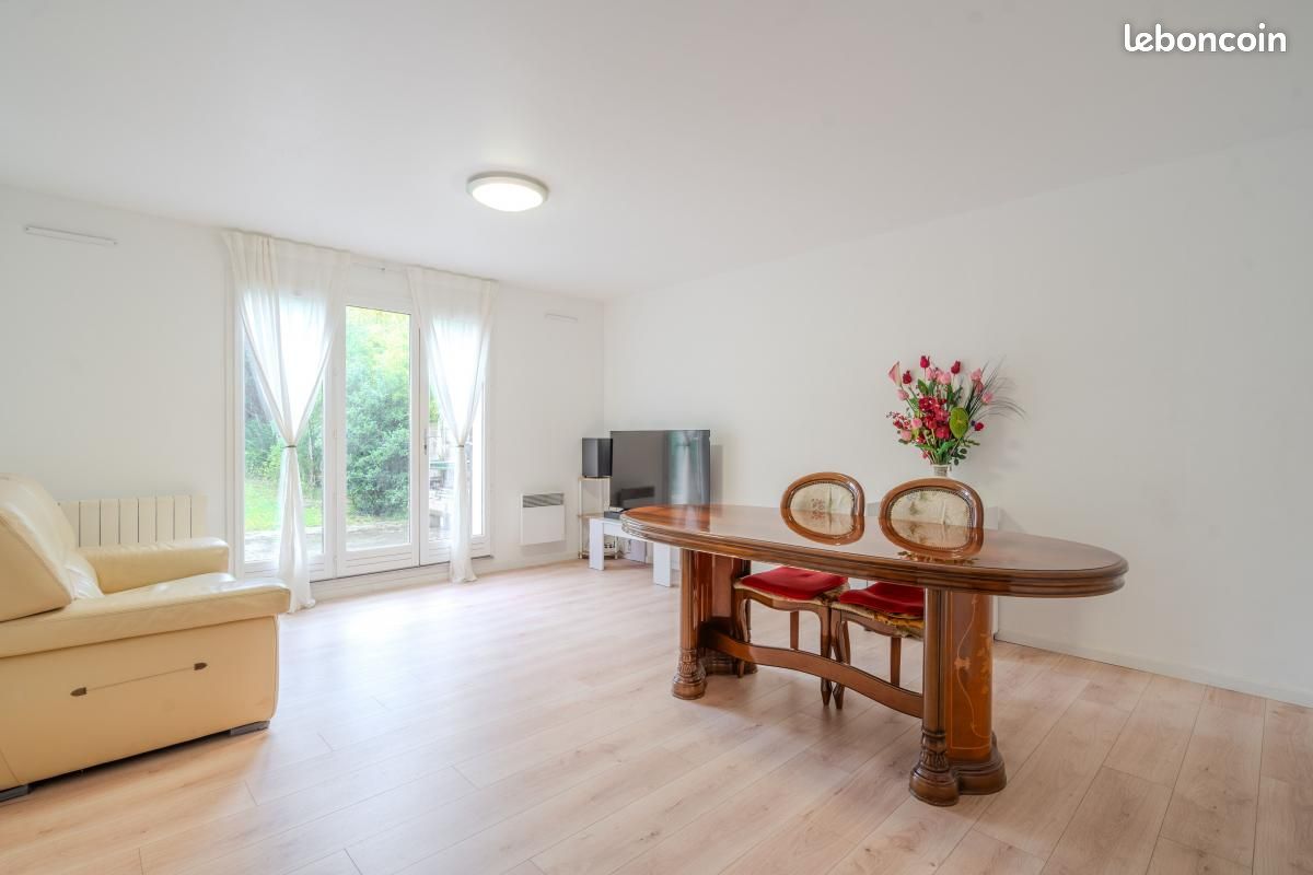 Maison 4 pièces 85 m² · à Émerainville · 85 m² · 338 000 €