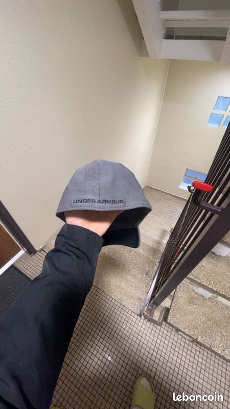 Casquette Ă vendre pas cher du under armour đ (image 2)