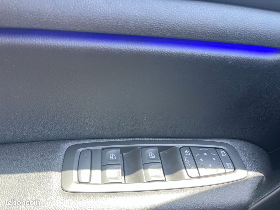 RENAULT MEGANE IV ESTATE dCi 130 Energy Intens (image 19)