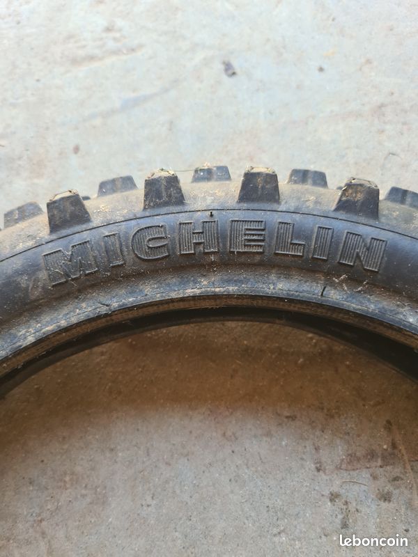 Pneu Michelin 2.50-12 (image 2)