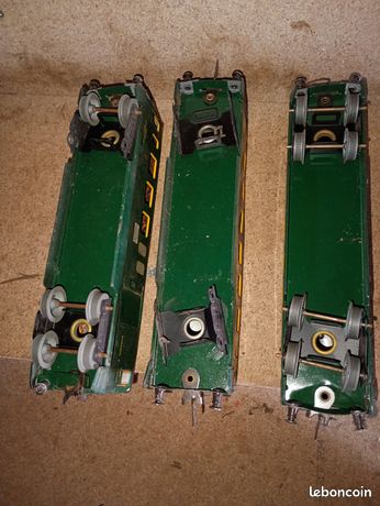 Lot 2 Wagons Voyageurs Hornby - Paris-Lyon-Avignon-Marseille - Métal Vert Vintage