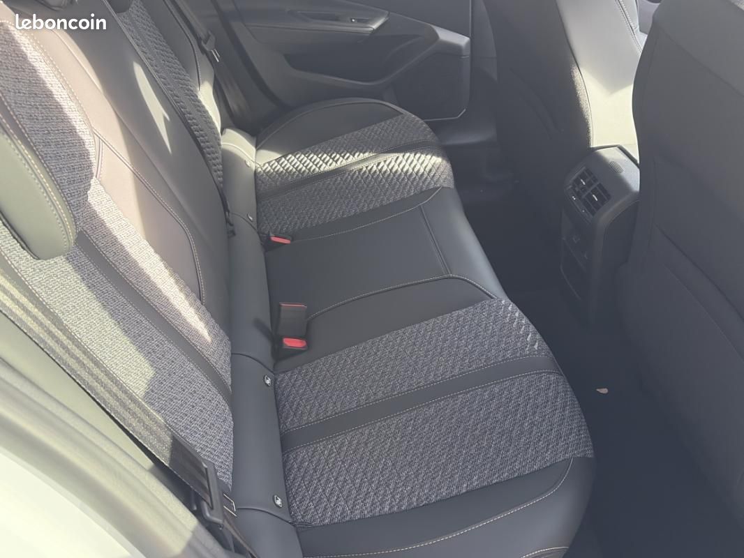 Peugeot 308 BlueHDi 130ch SetS EAT8 Allure (image 11)
