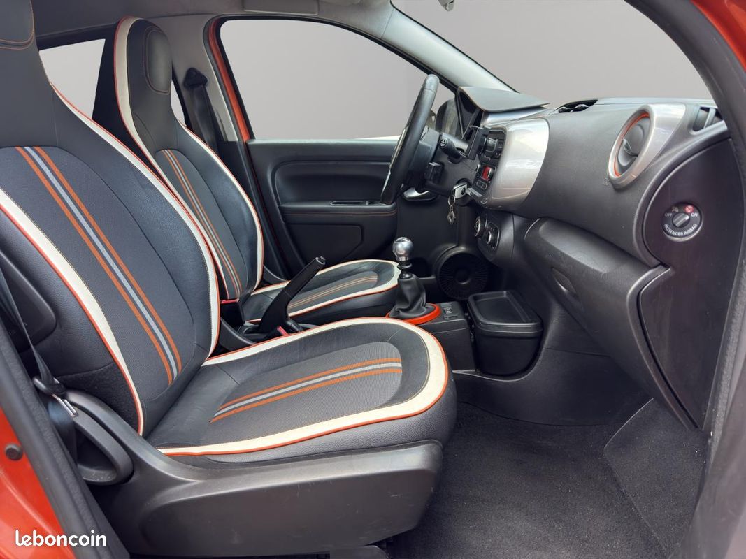RENAULT TWINGO 0.9 TCe - 110 III BERLINE GT PHASE 1 (image 19)