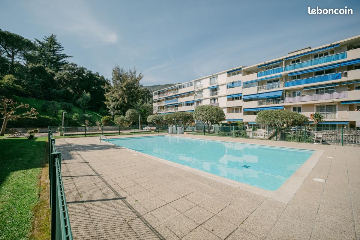 Appartement 1 pièce 28 m² · à Mandelieu-la-Napoule · 28 m² · 710 €