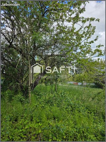 Terrain 590 m² SAINT-JULIEN-DE-VOUVANTES