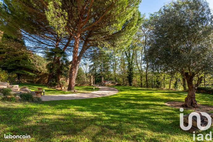 Maison 7 pièces 239 m²