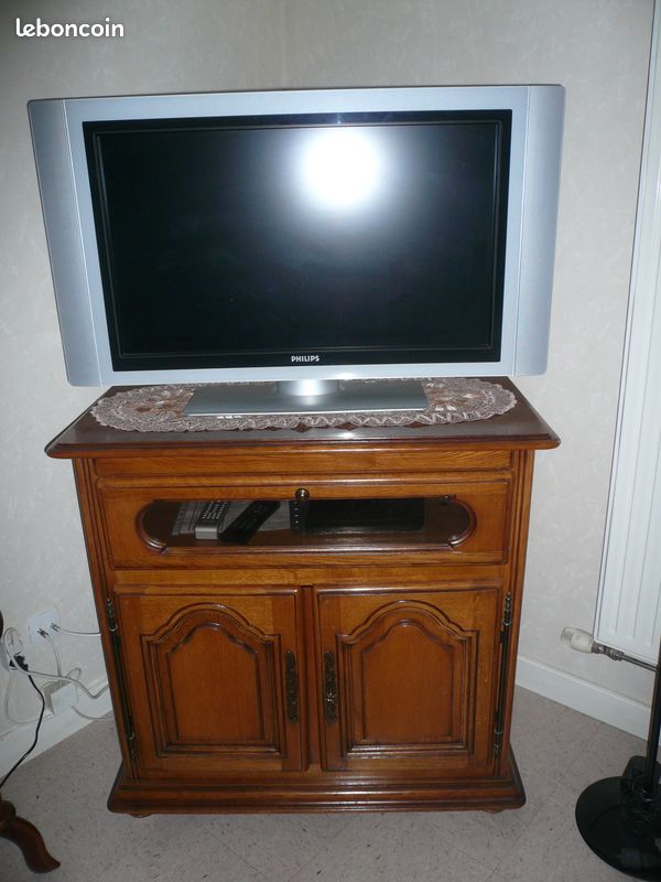 Meuble de télévision en chêne (image 1)