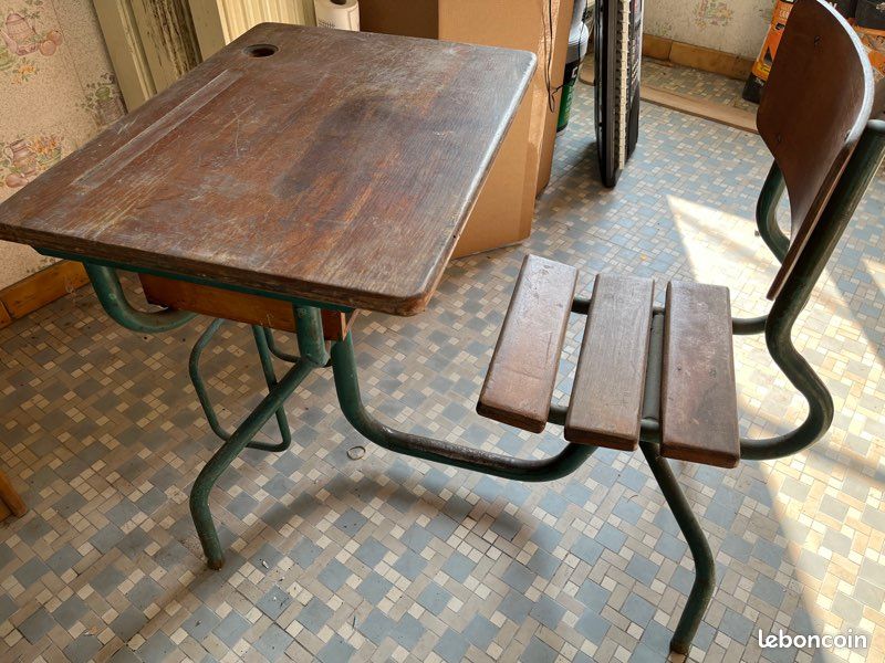 Bureau d’écolier (image 1)