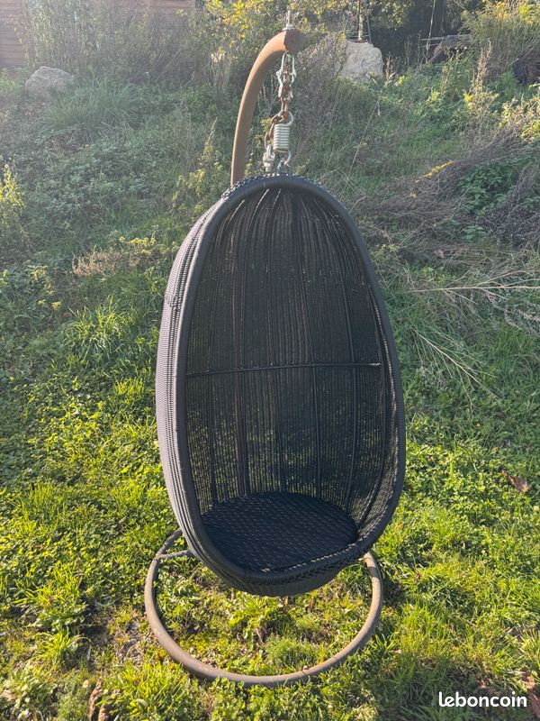 Fauteuil suspendu d'extérieur (image 1)