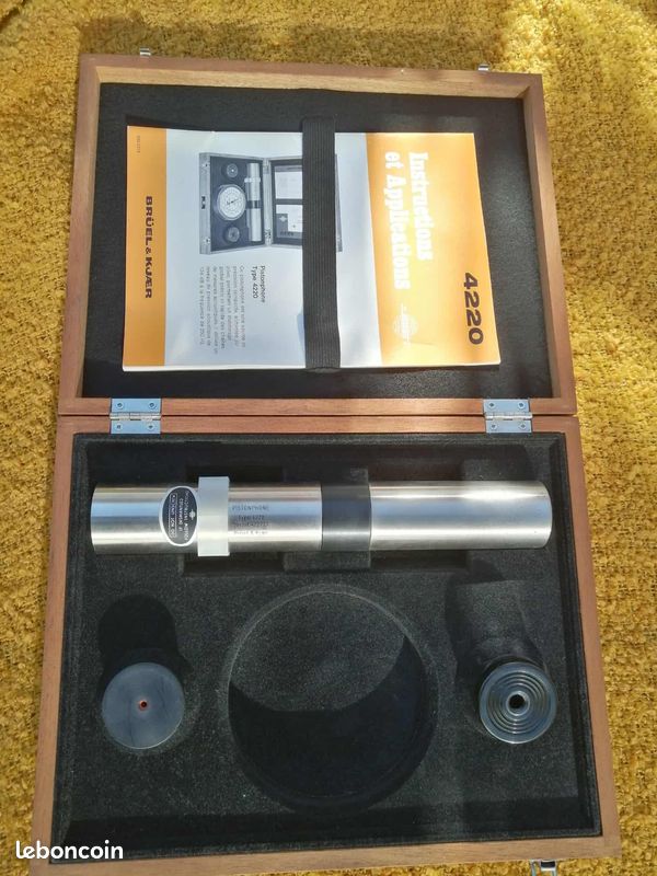 Brüel & Kjaer Pistonphone Type 4220 | UK