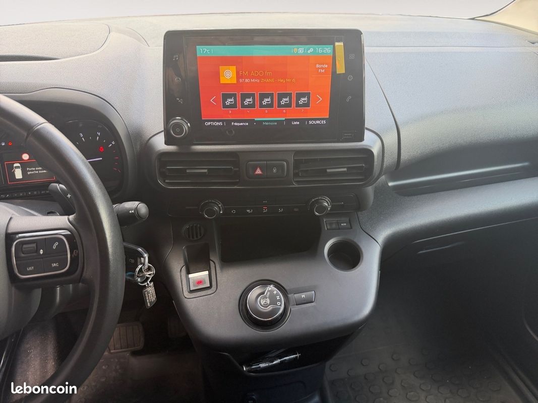 CITROEN BERLINGO Taille M BlueHDi 130 SS EAT8 Shine (image 12)