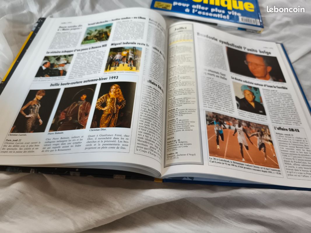 Lot de deux livres Chronique de l' année 1993 et 1994 (image 6)