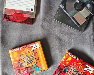 36 mini disques Sony Bianca 74 min (1ère génération) ROUGE, bleu, jaune