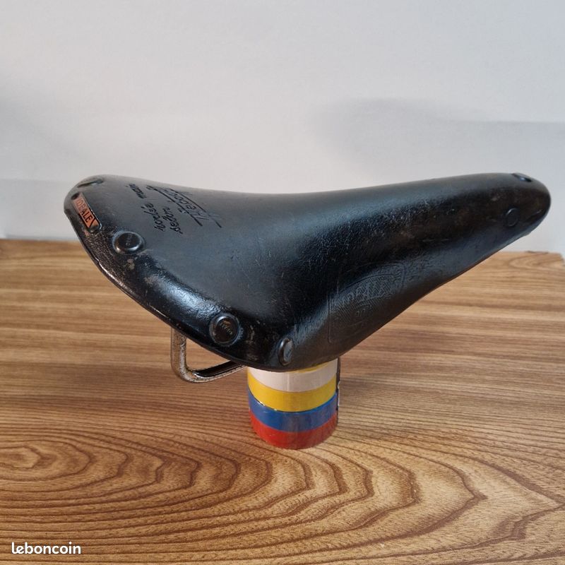 IDEALE TB 90 SPECIALE COMPETITION RODEE MAIN SELON REBOUR Selle Vélo