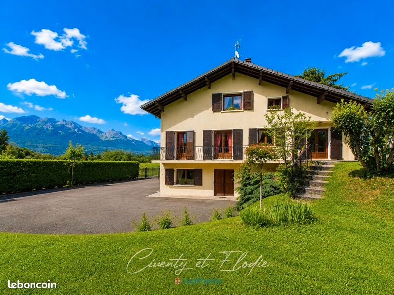 Maison 8 pièces 178 m² · à Sainte-Hélène-sur-Isère · 178 m² · 450 000 €