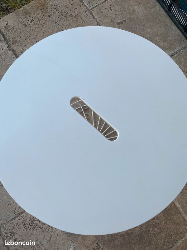 Table IKEA Kvistbro (image 1)