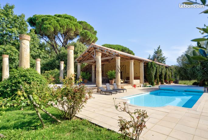 Maison 8 pièces 247 m²