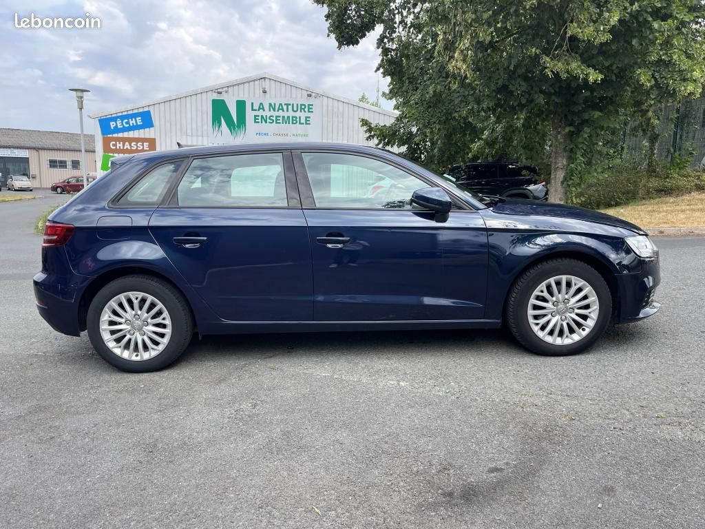AUDI A3 Sportback 1.6 TDI - 110 - BV S-Tronic 7 8V SPORTBACK Business Line PHASE 2 (image 7)