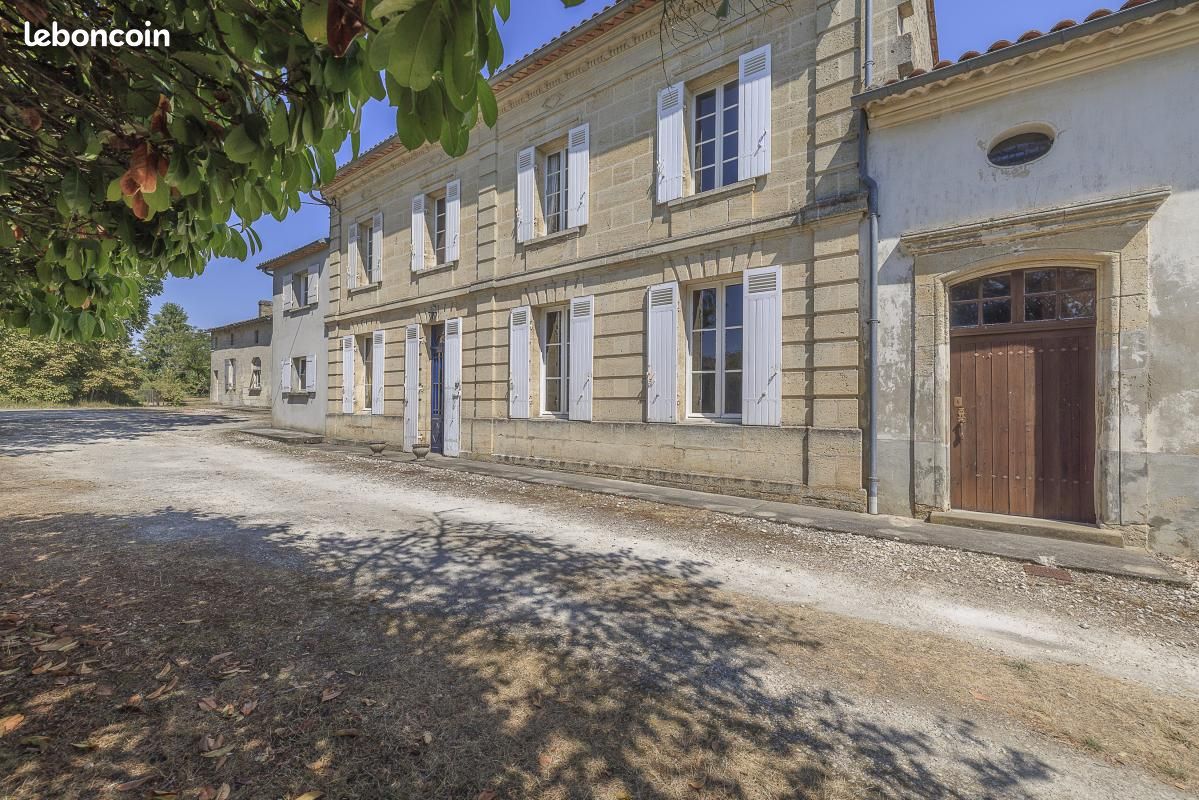 Maison 7 pièces 239 m² · à Gauriaguet · 239 m² · 445 000 €