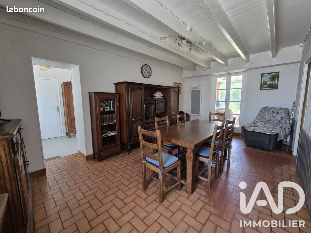 Maison 6 pièces 119 m² · à Saint-Étienne-de-Montluc · 119 m² · 187 000 €