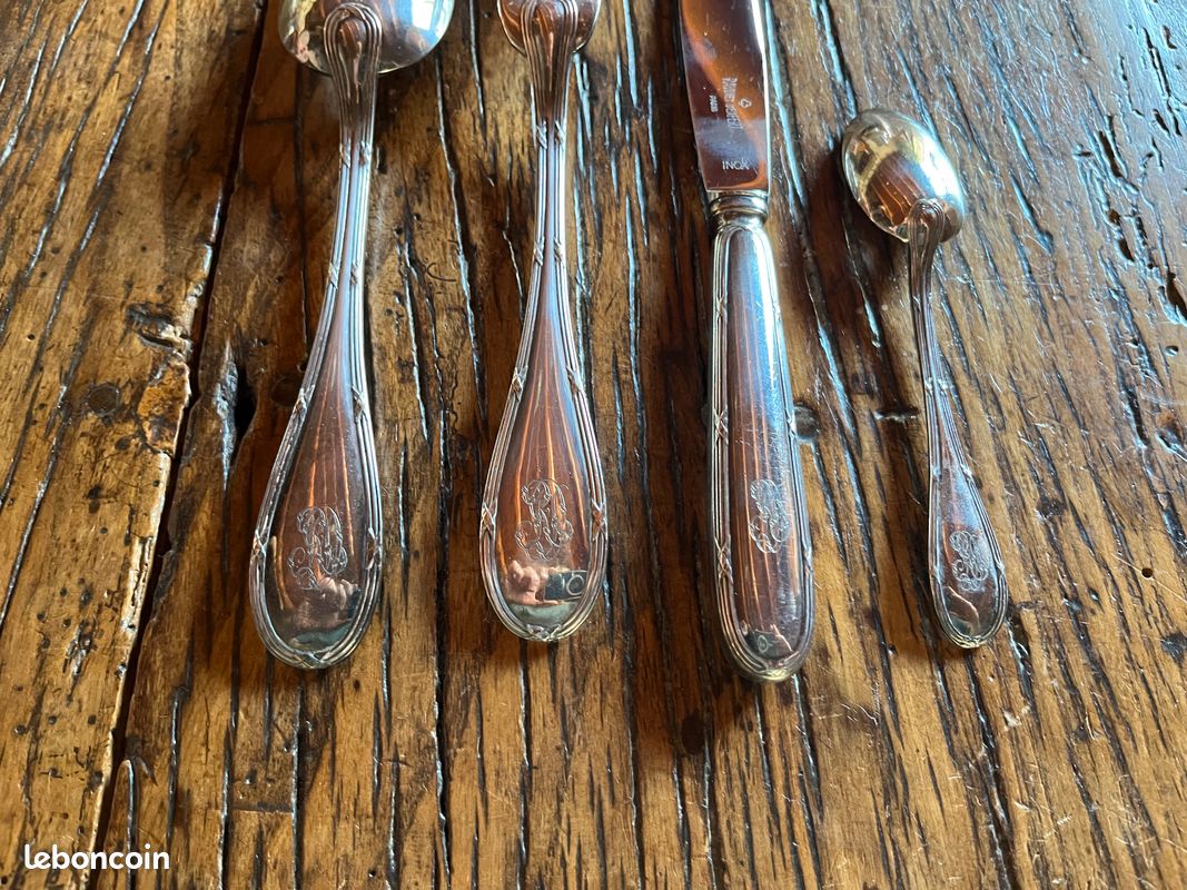 Ravinet d'Enfert. Couverts Anciens en Métal Argenté - Arts de la table