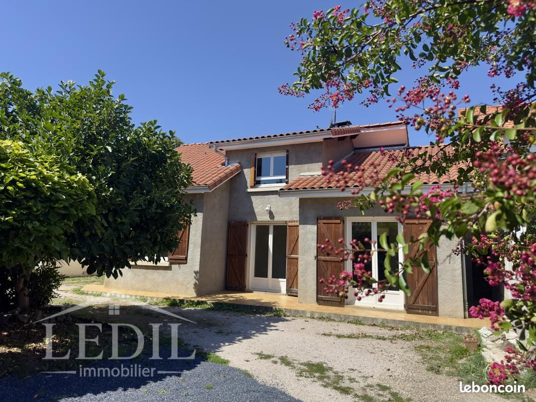 Maison 6 pièces 144 m² · à Vic-en-Bigorre · 144 m² · 230 000 €