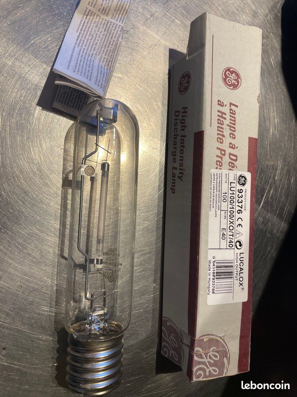 Lampe à décharge et douille (image 2)