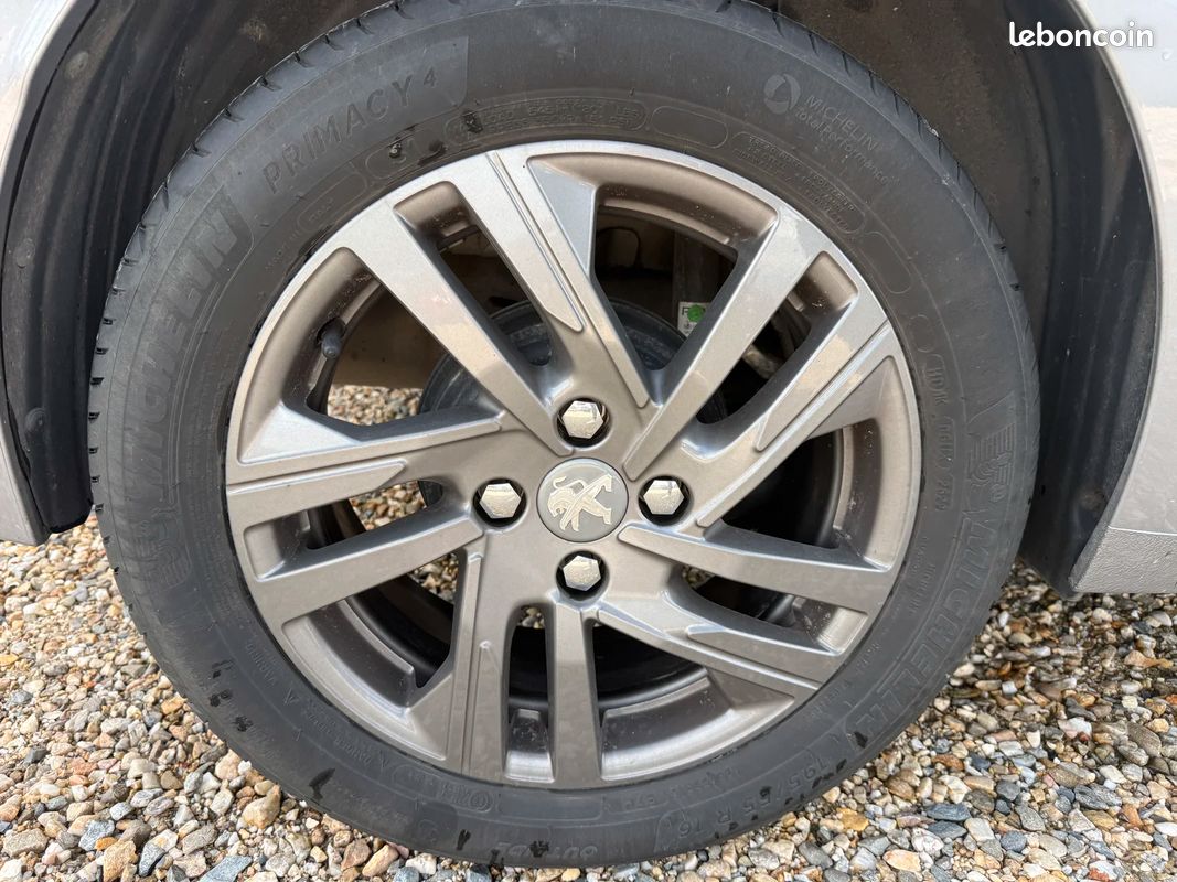 Peugeot 208 II Style (image 27)