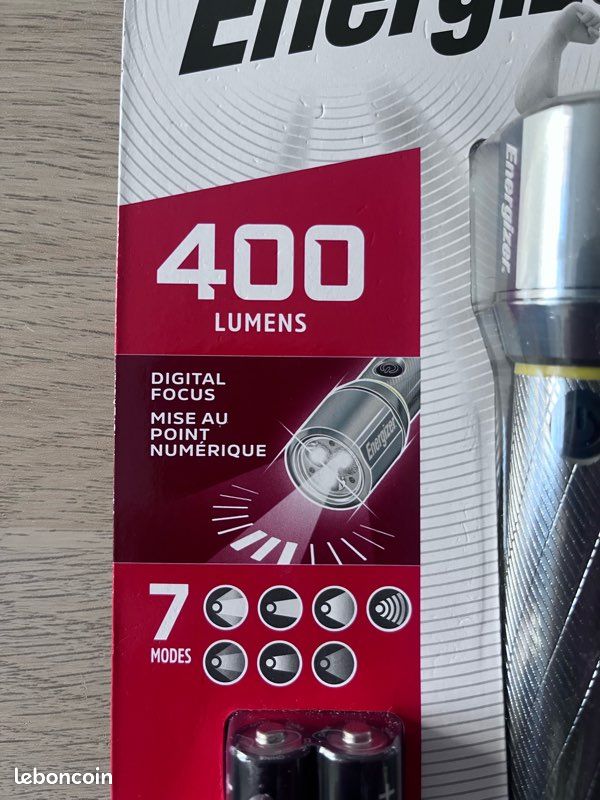 Lampe de poche tactique DEL rechargeable Energizer, 1200 lumens de