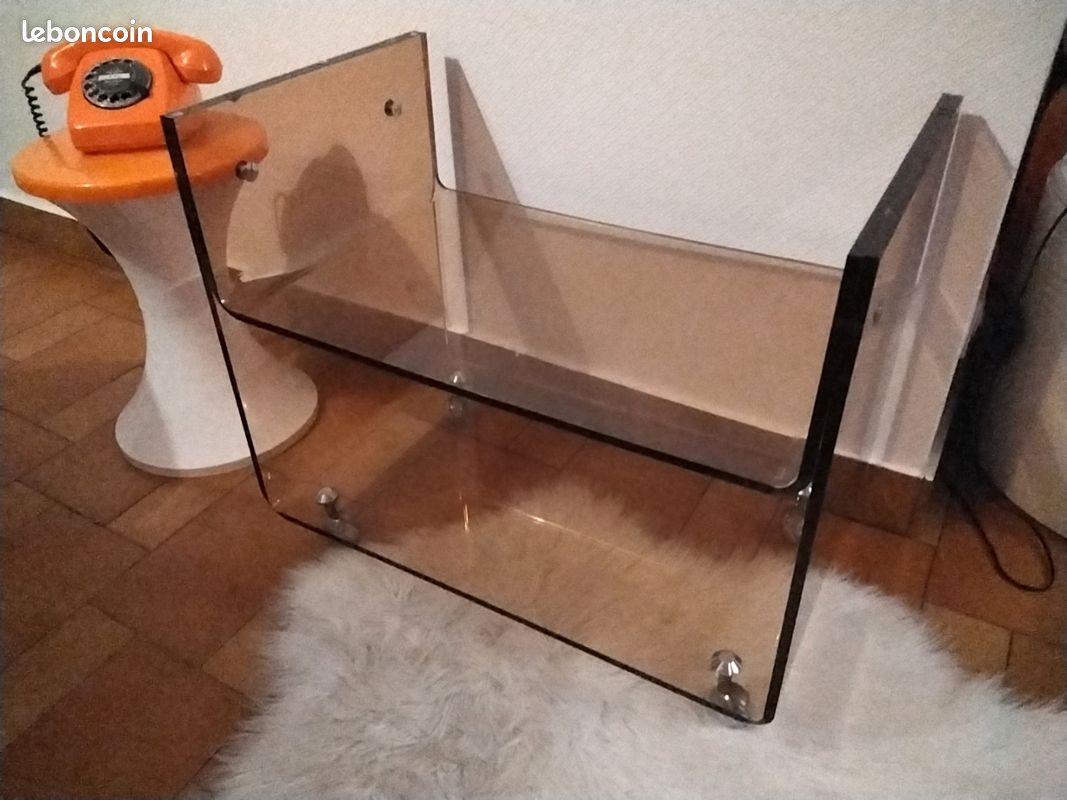 Meuble d'appoint plexiglass année 70 (image 2)