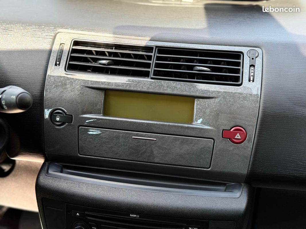 Citroën C4 1.6 HDI 110CH Exclusive – Régulateur – Clim Auto – Jantes Alu – Révisée & Garantie 6 mois (image 23)